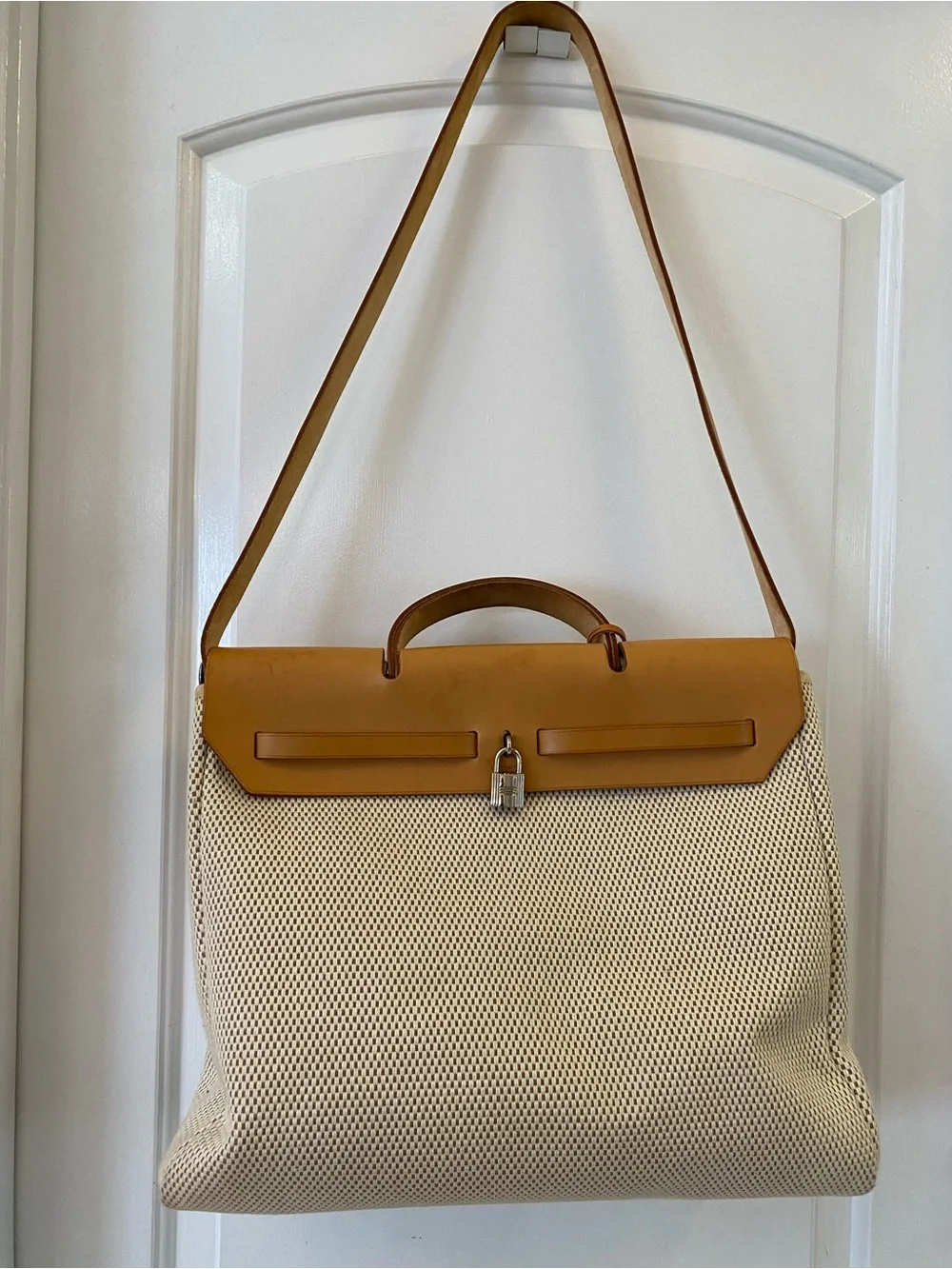 HERMÉS 30PM Cowhide/Canvas HERBAG w/ Silver Lock/Key, Shoulder Strap & Full Set